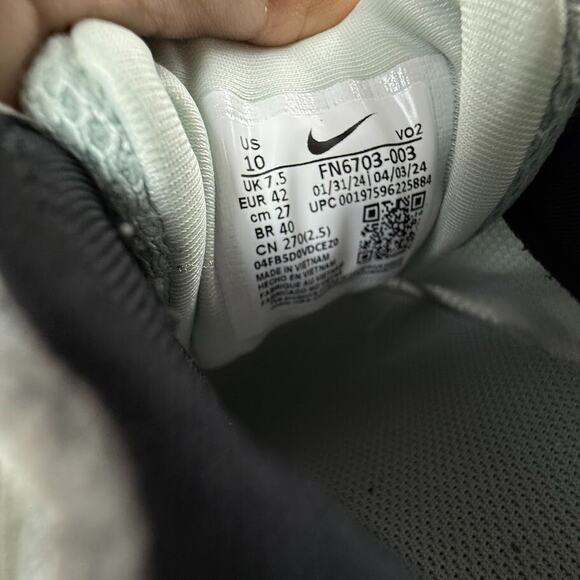 Nike V2K Run PRM Women's Size 10 Light Pumice Light Orewood FN6703-003‎ - Picture 8 of 8